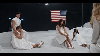Kaia Gerber feet photo thumbnail