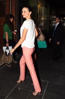 Miranda Kerr feet photo thumbnail