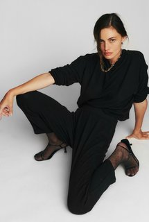 Phoebe Tonkin feet photo thumbnail