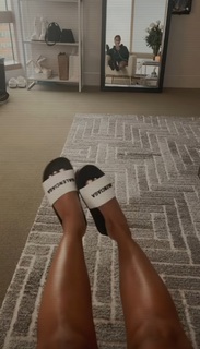 Adrienne Houghton feet photo thumbnail