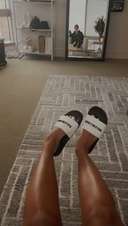 Adrienne Houghton feet photo thumbnail