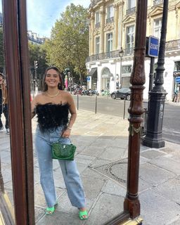 Natalie Noel Mariduena feet photo thumbnail