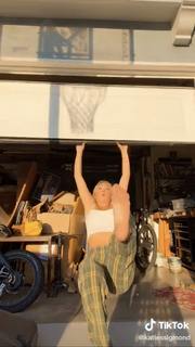 Katie Sigmond feet photo thumbnail