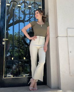 Carolina Ardohain feet photo thumbnail