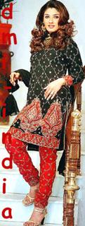 Raveena Tandon feet photo thumbnail