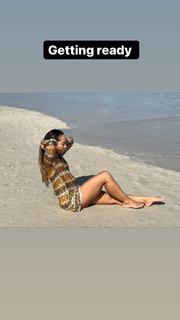 Kino MacGregor feet photo thumbnail