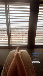 Elena Santarelli feet photo thumbnail