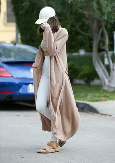Olivia Culpo feet photo thumbnail