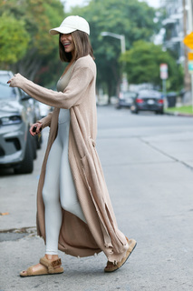 Olivia Culpo feet photo thumbnail