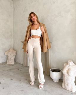 Kara Del Toro feet photo thumbnail