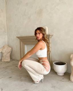 Kara Del Toro feet photo thumbnail