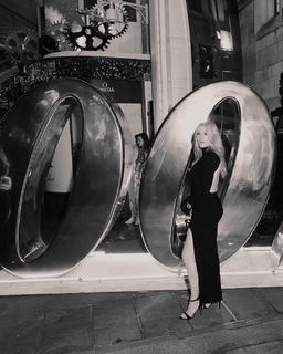 Ellie Goulding feet photo thumbnail