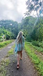 Katie Sigmond feet photo thumbnail