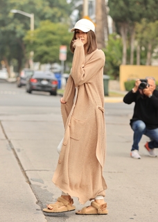 Olivia Culpo feet photo thumbnail