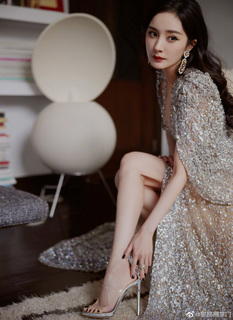 Mi Yang feet photo thumbnail