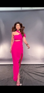 Shilpa Shetty Kundra feet photo thumbnail