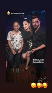 Raai Laxmi feet photo thumbnail