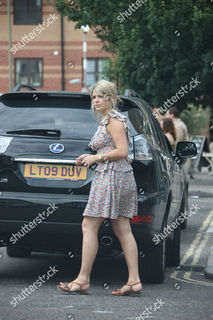 Holly Willoughby feet photo thumbnail
