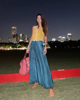 Zaira Nara feet photo thumbnail