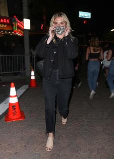 Kesha feet photo thumbnail