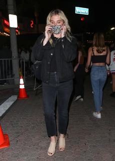Kesha feet photo thumbnail