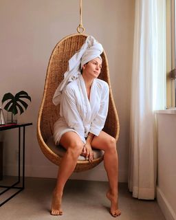 Lívia Andrade feet photo thumbnail