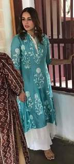 Huma Qureshi feet photo thumbnail