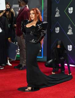 Christina Aguilera feet photo thumbnail