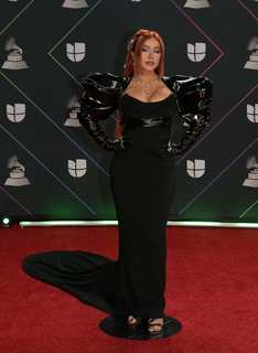 Christina Aguilera feet photo thumbnail