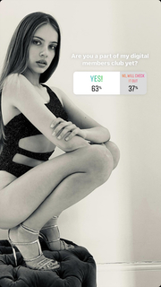Xenia Tchoumitcheva feet photo thumbnail
