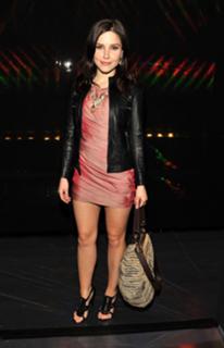 Sophia Bush feet photo thumbnail