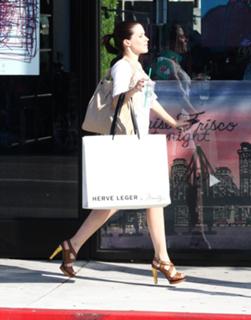 Sophia Bush feet photo thumbnail