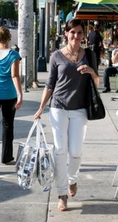 Sophia Bush feet photo thumbnail