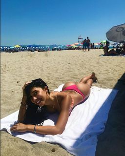 Scarlet Vas feet photo thumbnail