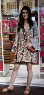 Kriti Sanon feet photo thumbnail