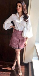 Kajal Aggarwal feet photo thumbnail