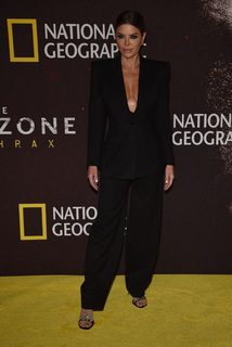 Lisa Rinna feet photo thumbnail