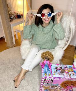 Katarzyna Cichopek feet photo thumbnail