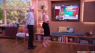 Holly Willoughby feet photo thumbnail
