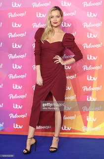 Laura Whitmore feet photo thumbnail