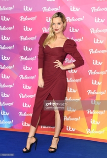 Laura Whitmore feet photo thumbnail