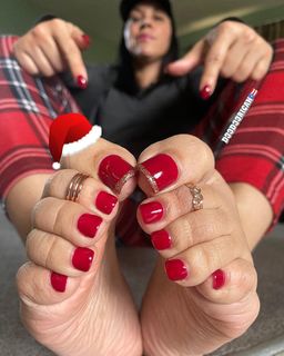 Deedee Rican feet photo thumbnail