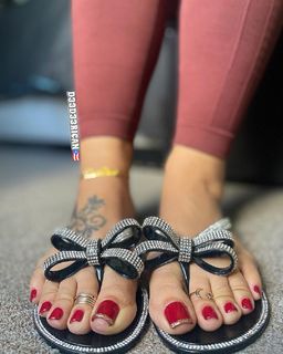 Deedee Rican feet photo thumbnail