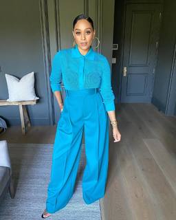 Tia Mowry feet photo thumbnail