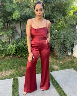 Tia Mowry feet photo thumbnail