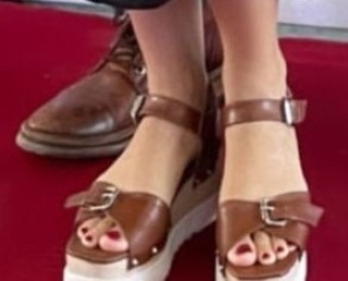 Carolina Ardohain feet photo thumbnail