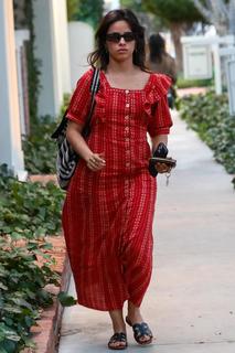 Camila Cabello feet photo thumbnail