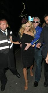 Pamela Anderson feet photo thumbnail