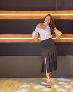 Tania Rincón feet photo thumbnail