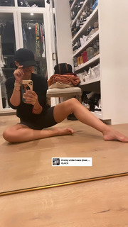 Tia Mowry feet photo thumbnail